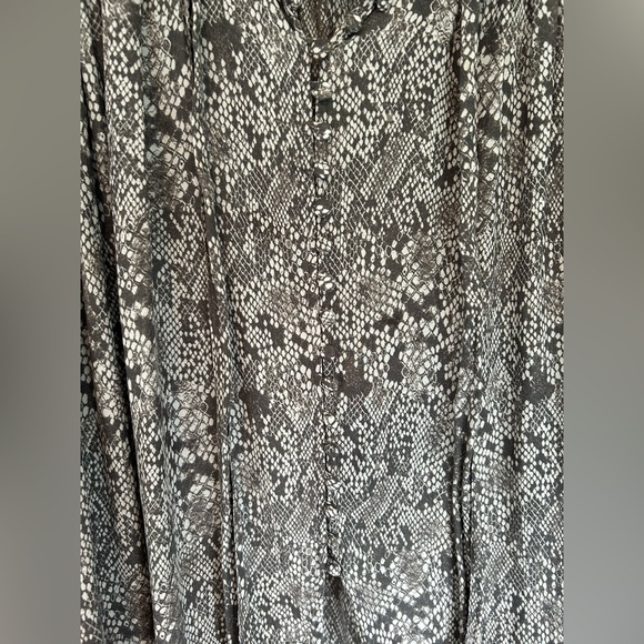 Free People Modern Muse Snakeskin Oversized High Low Long Sleeve Top - Picture 8 of 14